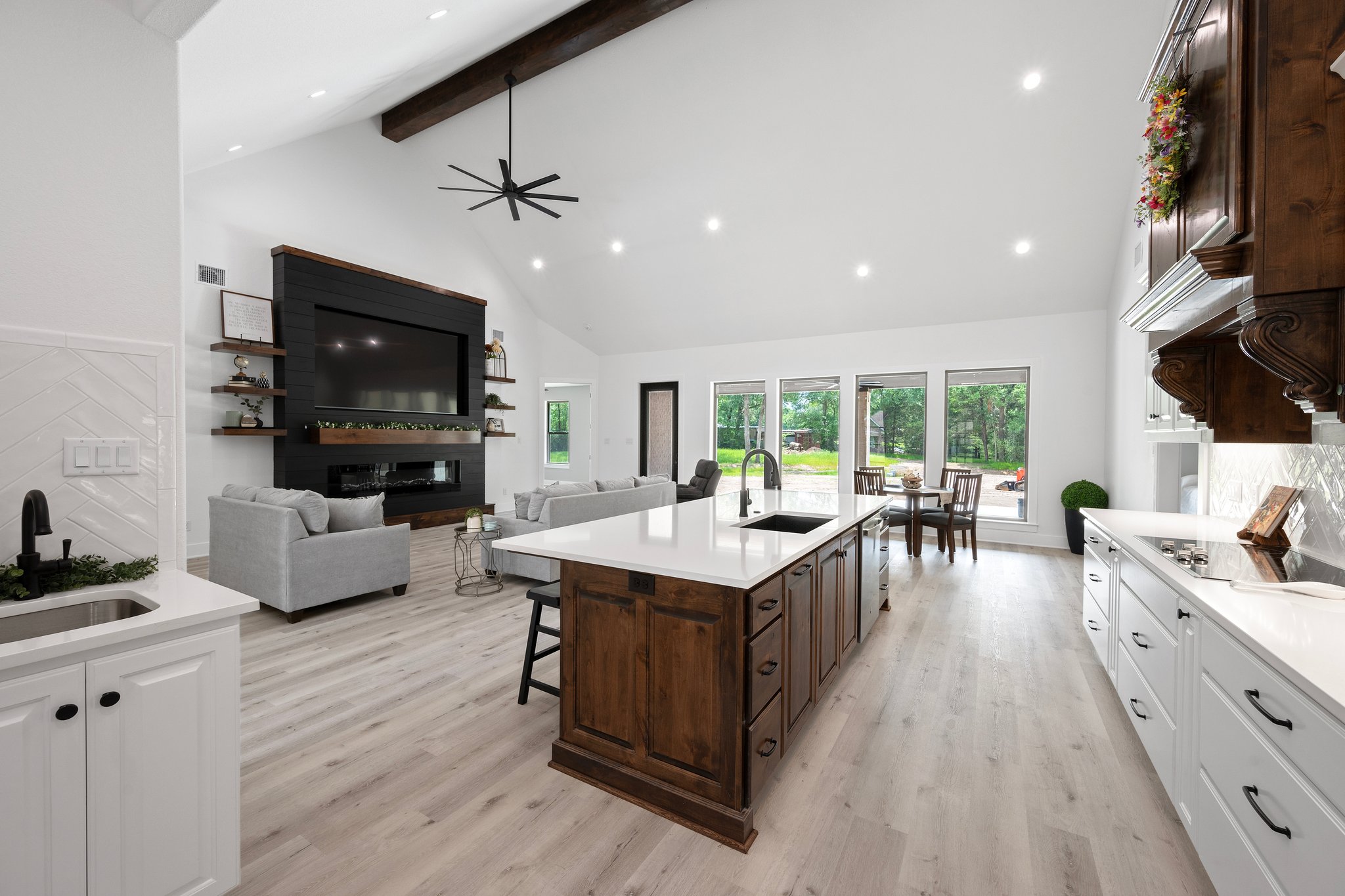 26 Web Or Mls DSC 1946