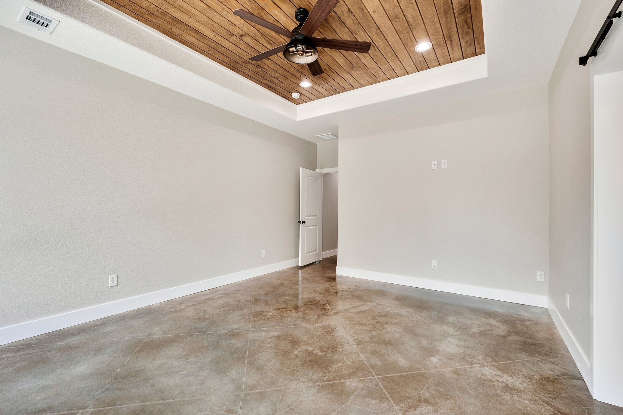 22 Web Or Mls Dsc 2704 Dsc 2707