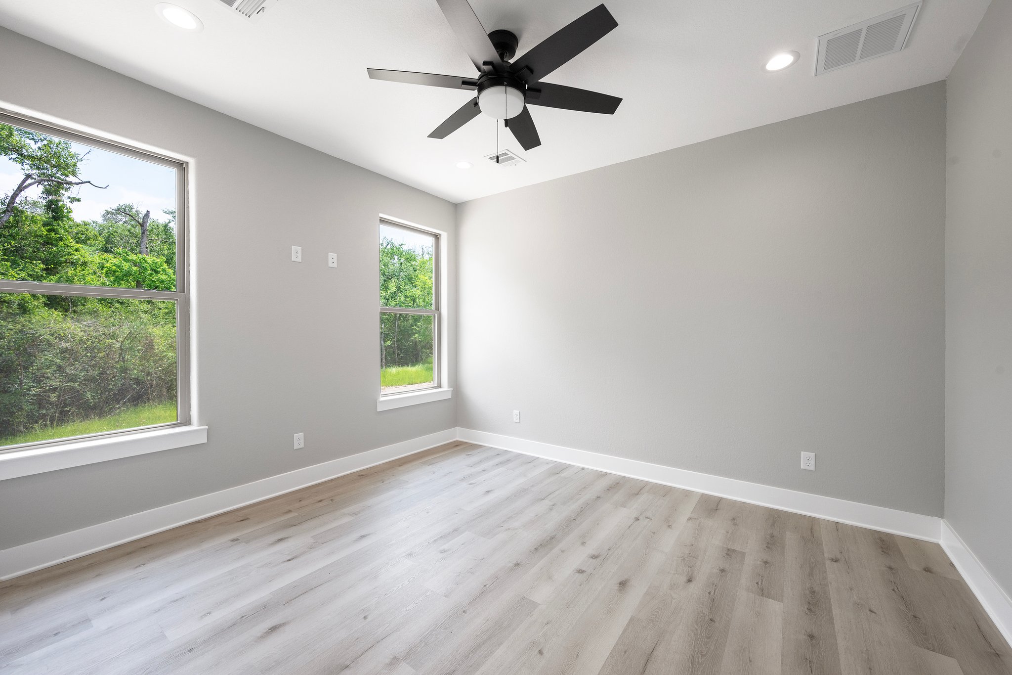 19 Web Or Mls DSC 1898